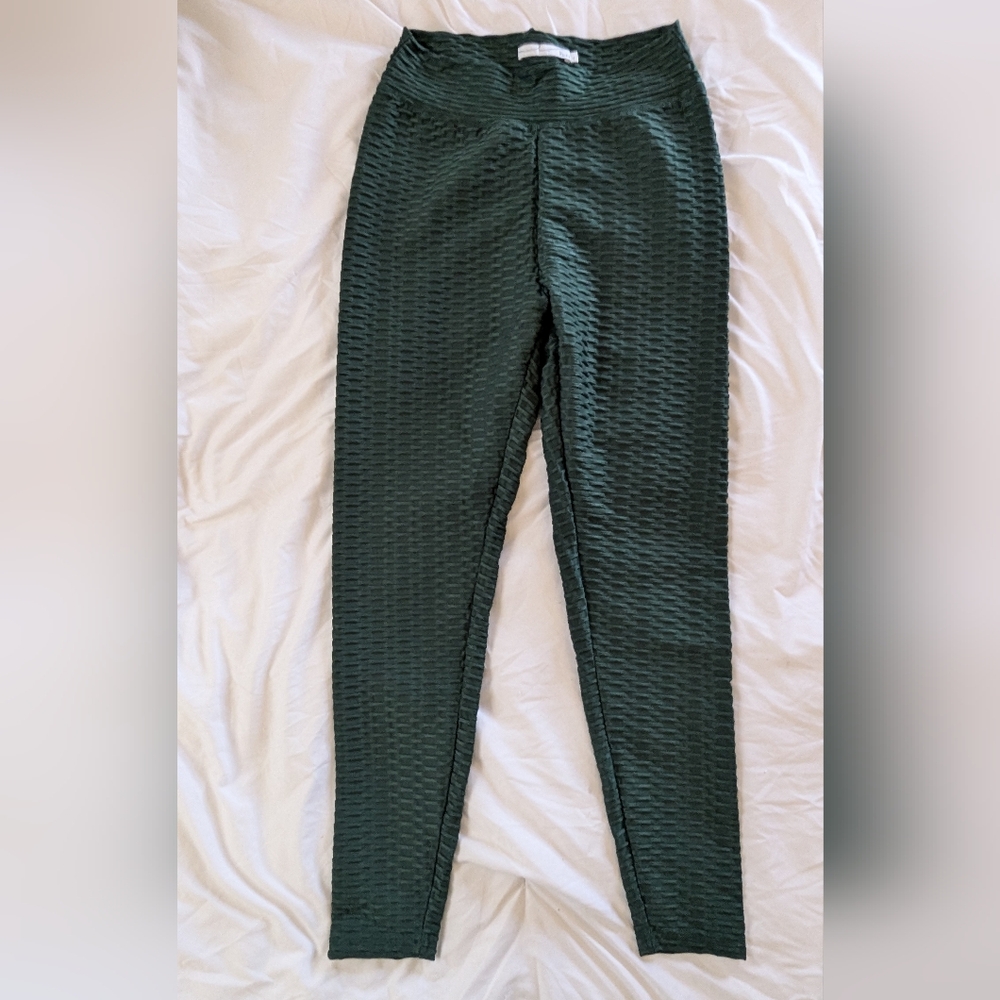 By Egreis scrunch leggings